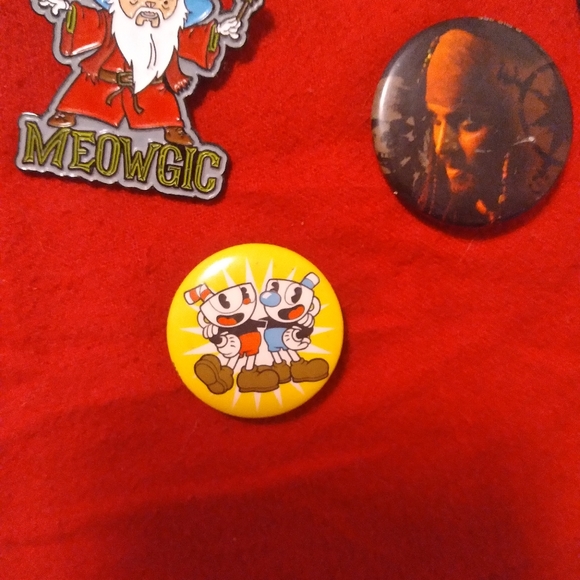 Hot Topic Pin Set (x15) - Picture 7 of 7